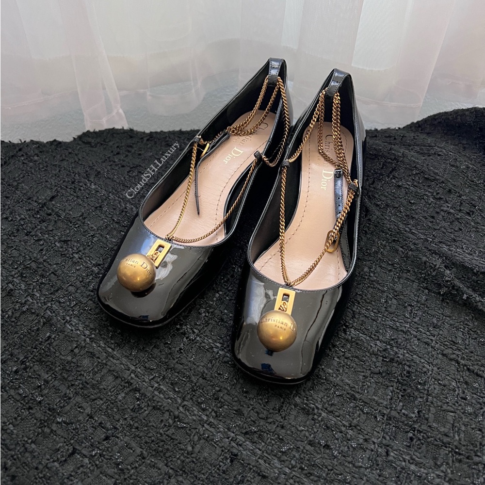 Auth Dior Metal Ball Chain Black Patent Leather Pumps - Size 37